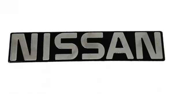 Emblema Cromado De Nissan 720